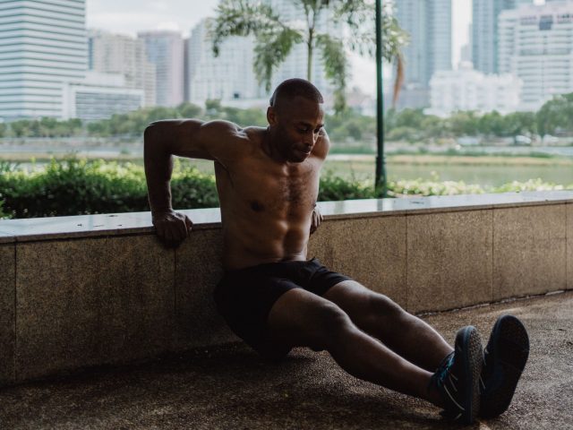 Étirements après le sport : l’erreur qui sabote votre récupération